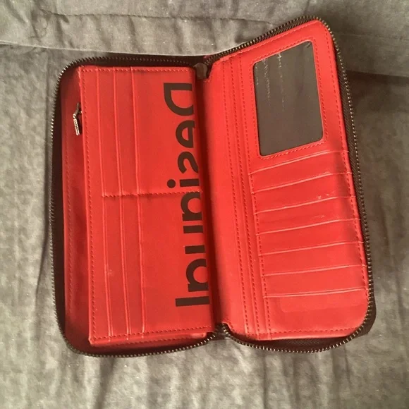 Disney wallet - Picture 2 of 3